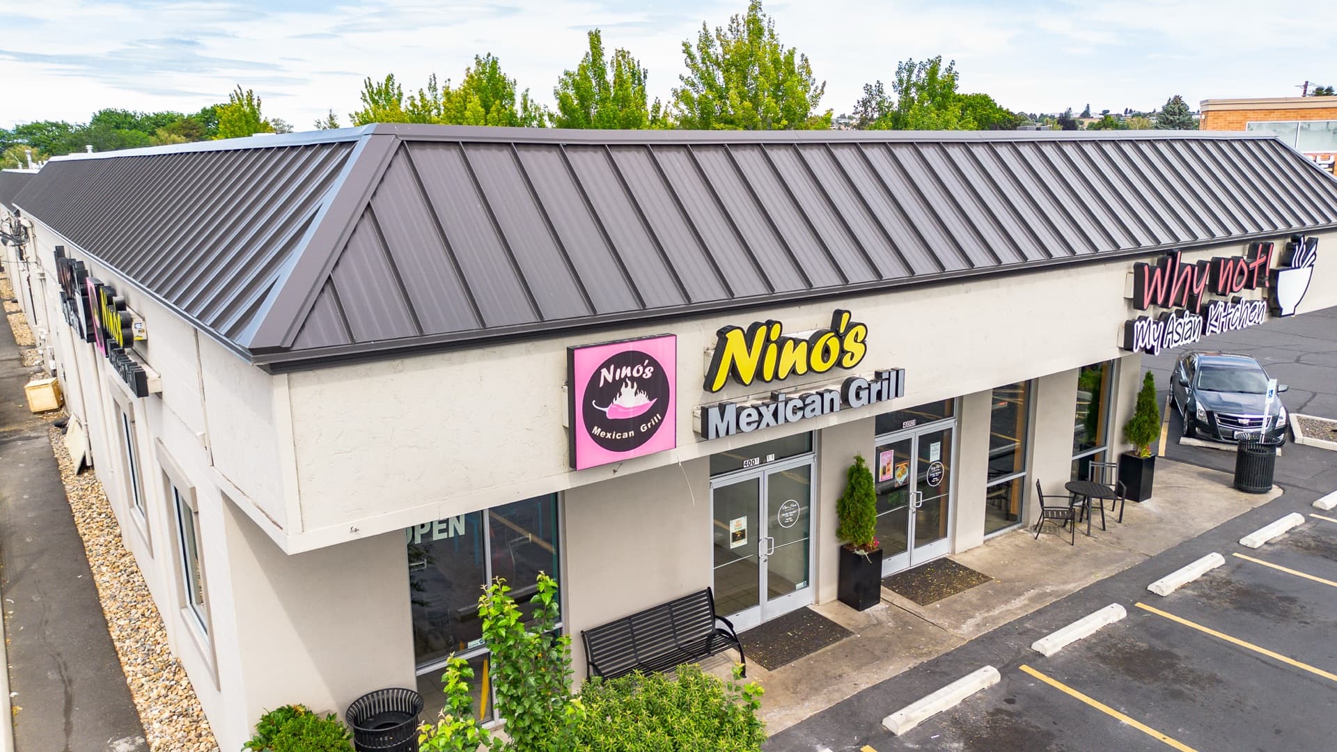Aerial view of Nino's Mexican Grill on Summitview Avenue in Yakima